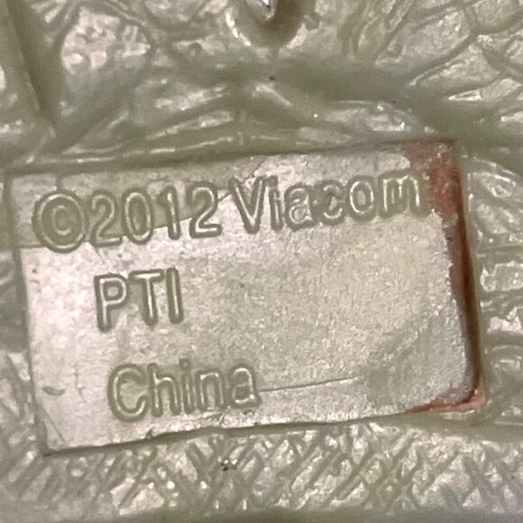 Viacom 2012 TMNT Donatello Action Figure 5" Green With Brown and Yellow Details - Picture 3 of 14